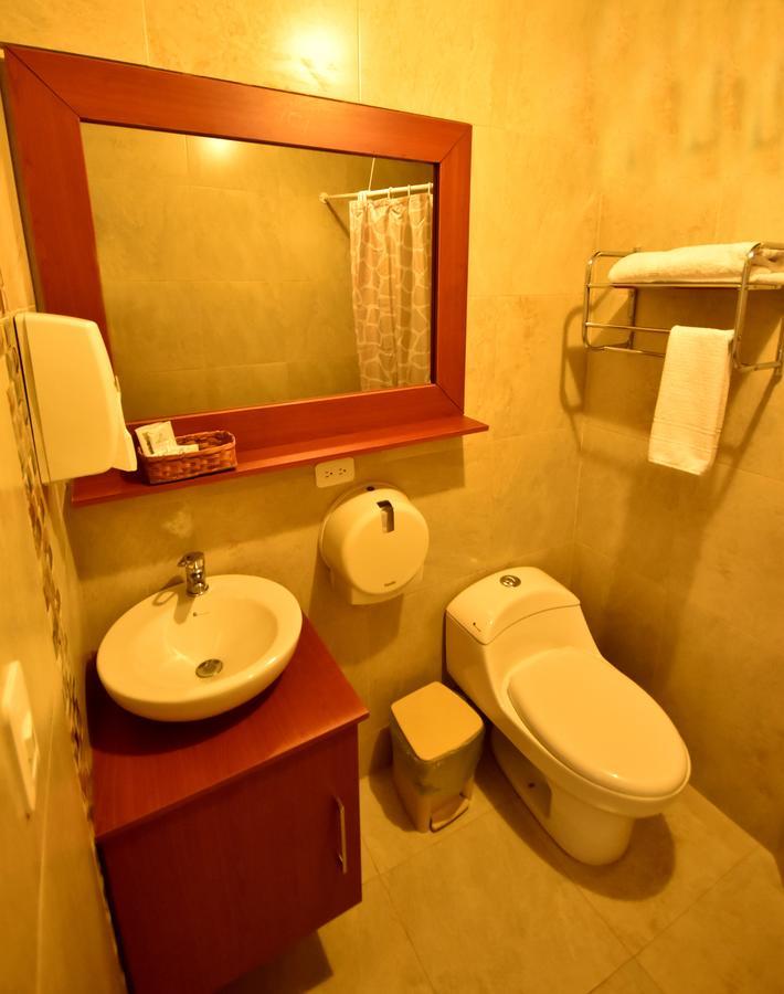 Hotel Montecarlo Ibarra Rum bild